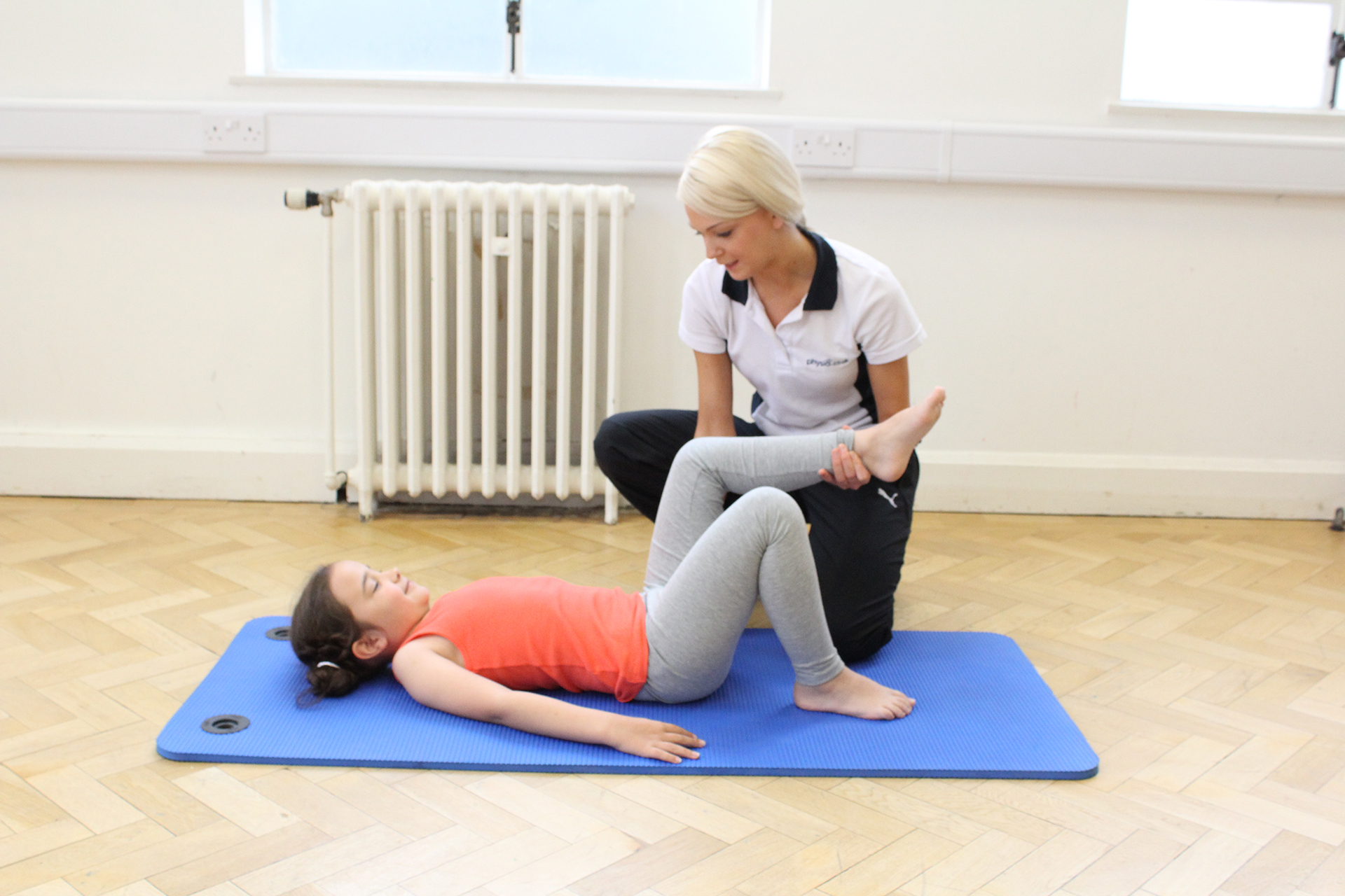 https://www.manchesterneurophysio.co.uk/images/paediatric/paediatric-physiotherapy96.jpg